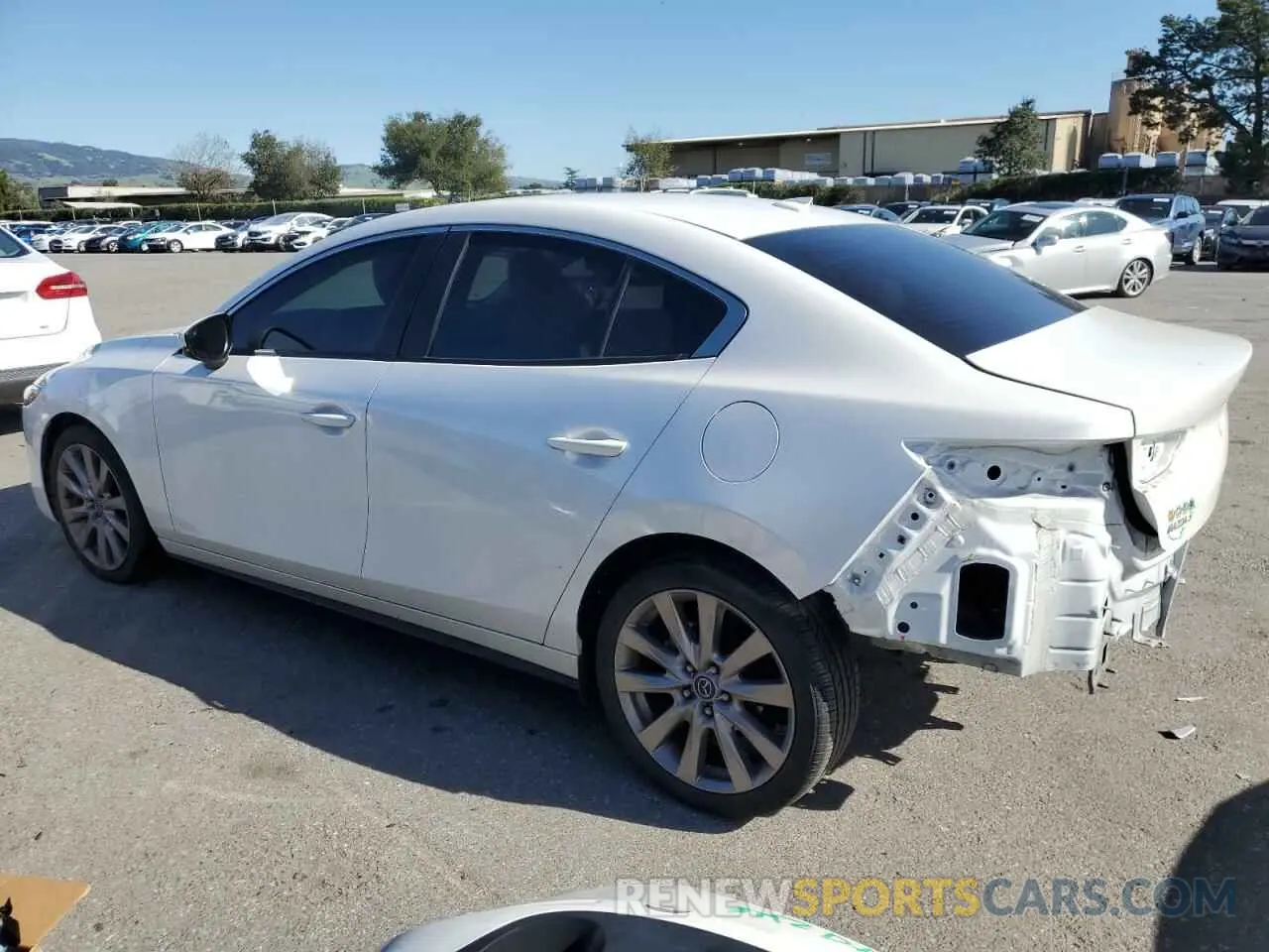 2 fotografías del automóvil dañado 3MZBPADL9KM105583 MAZDA 3 2019