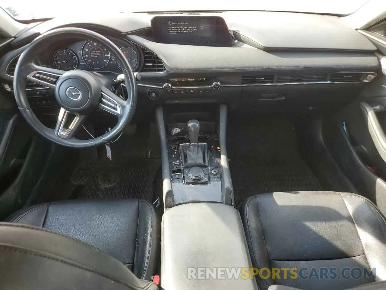 8 fotografías del automóvil dañado 3MZBPAEM6KM103443 MAZDA 3 2019
