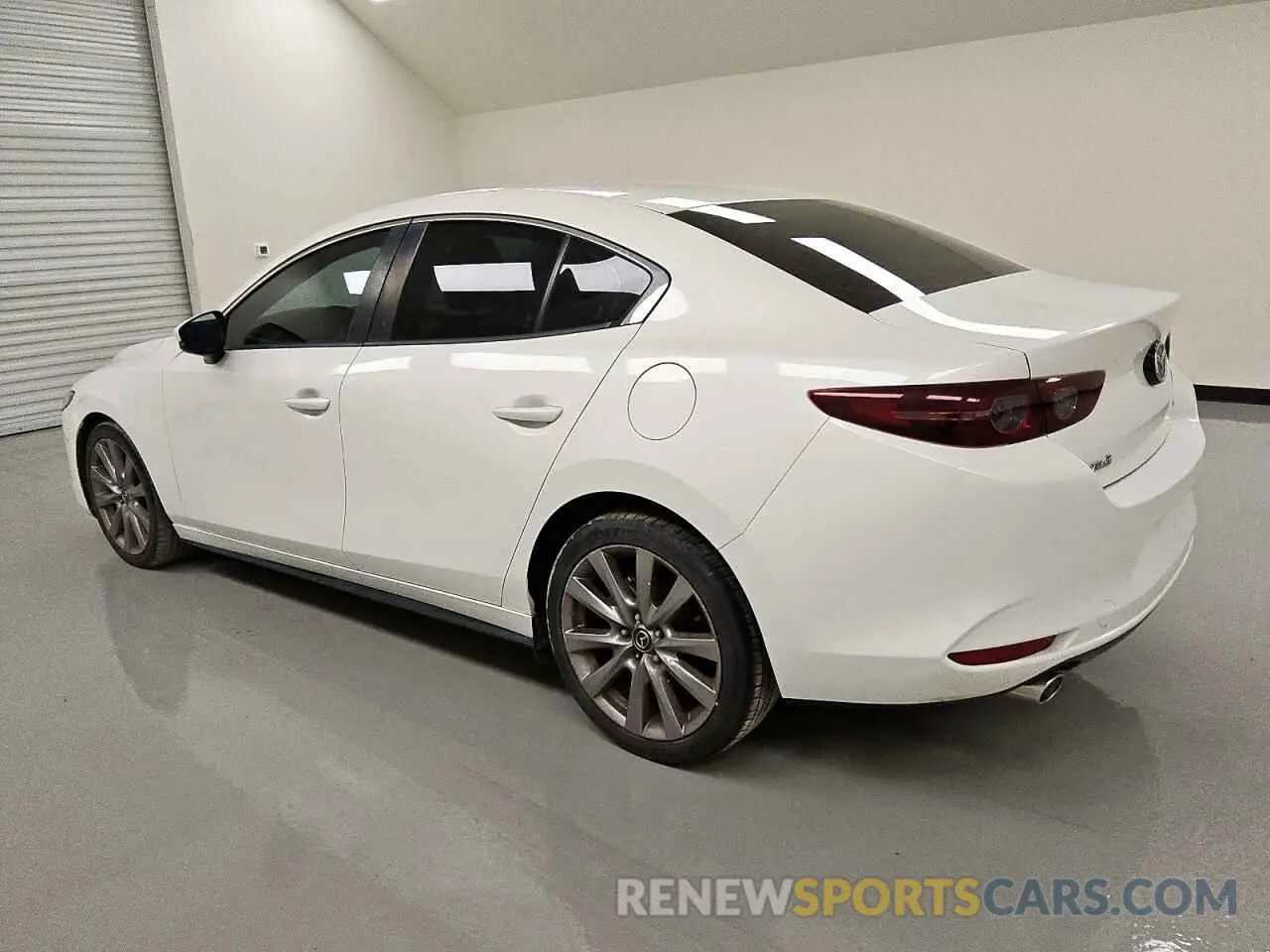 2 fotografías del automóvil dañado JM1BPACL4K1110496 MAZDA 3 2019