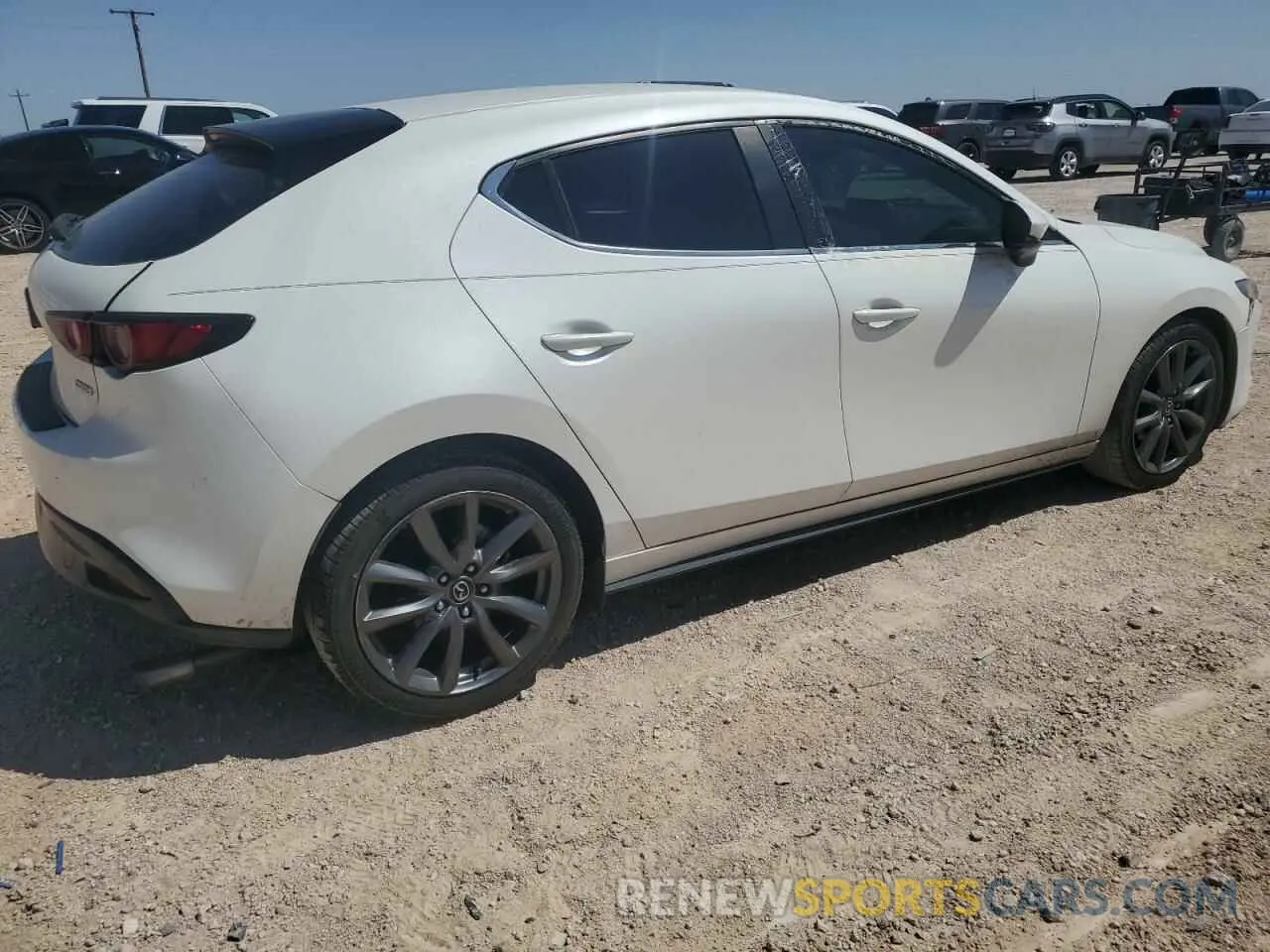 3 fotografías del automóvil dañado JM1BPAJM1K1132824 MAZDA 3 2019