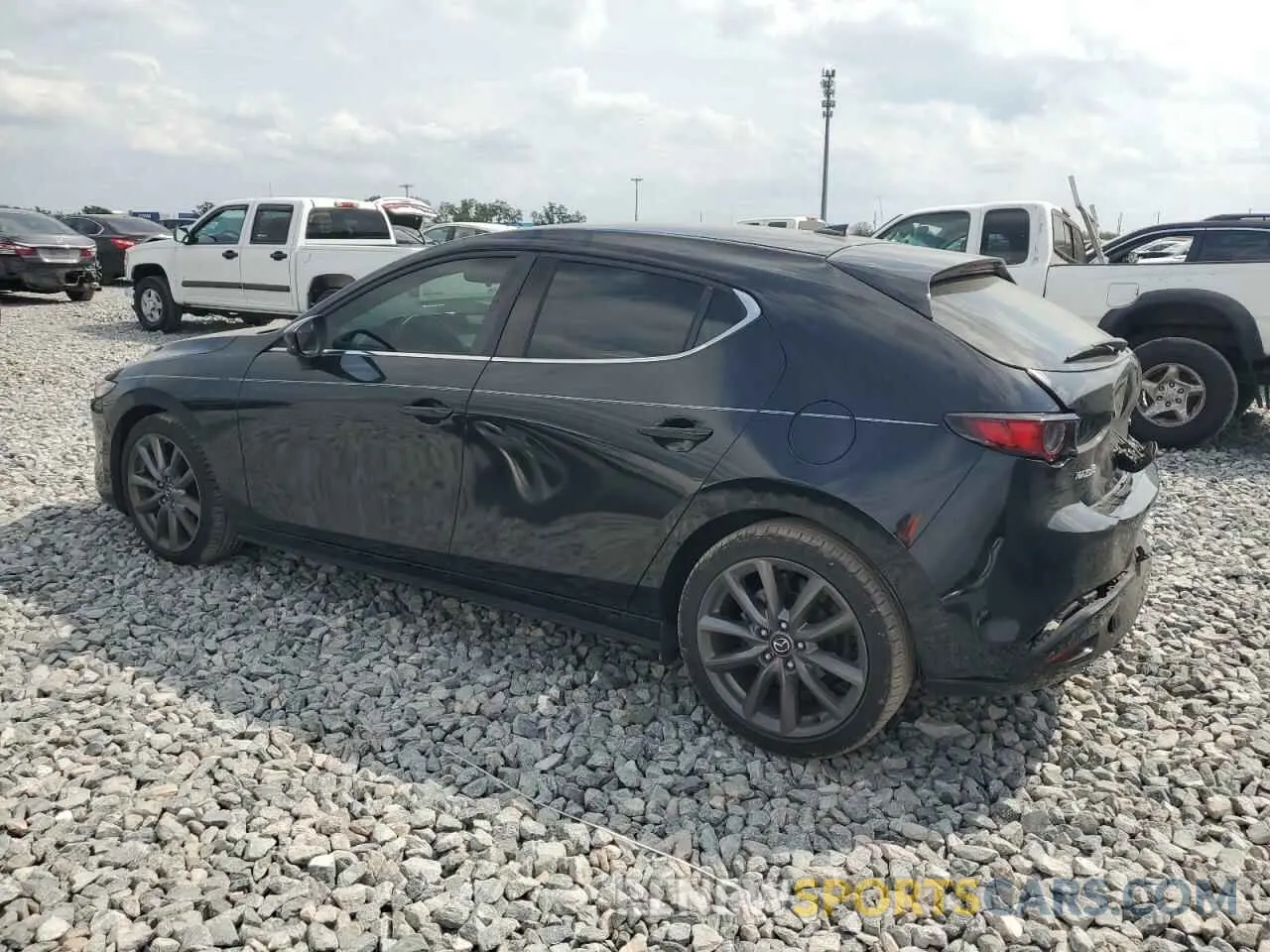2 fotografías del automóvil dañado JM1BPAMM8K1120388 MAZDA 3 2019