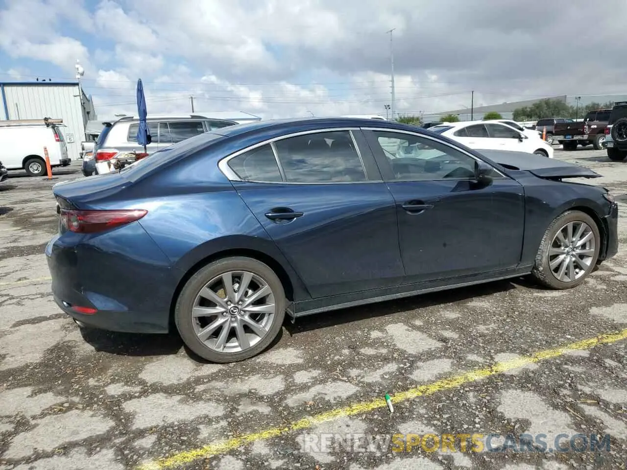 3 fotografías del automóvil dañado JM1BPBAM9K1118238 MAZDA 3 2019