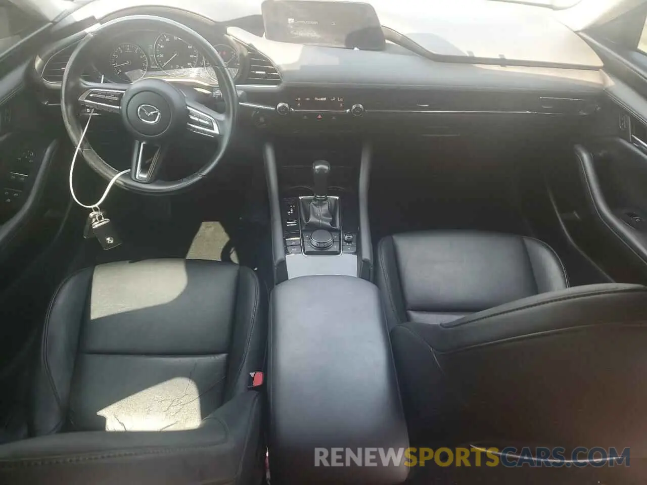 8 fotografías del automóvil dañado JM1BPBAMXK1115025 MAZDA 3 2019