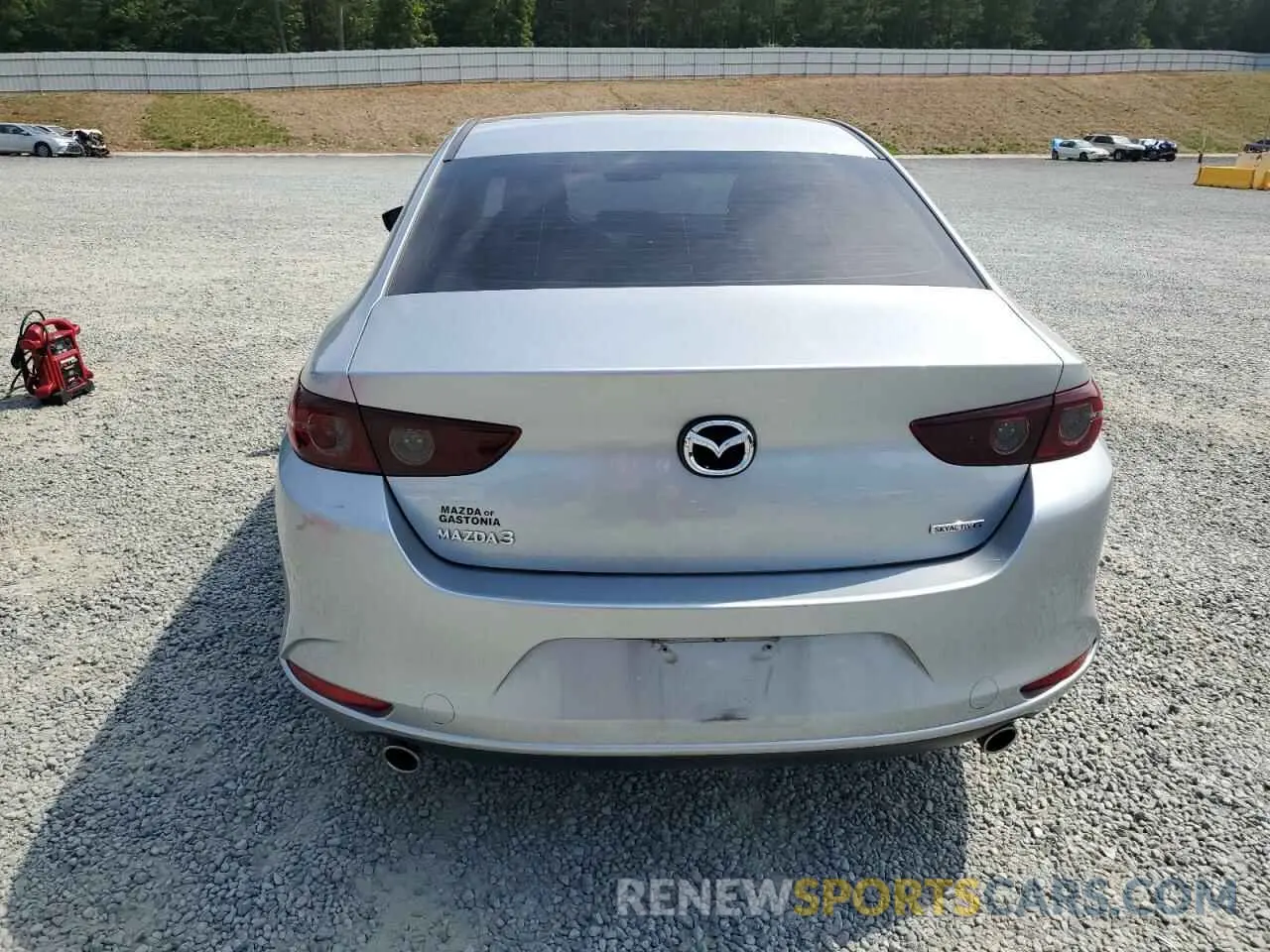 6 fotografías del automóvil dañado 3MZBPABL2LM130586 MAZDA 3 2020