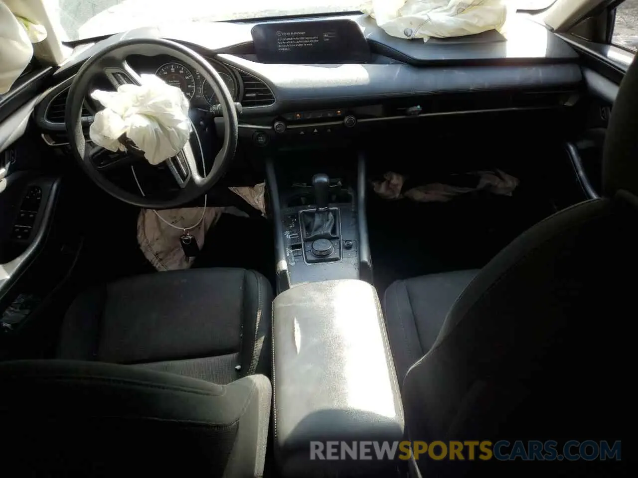 8 fotografías del automóvil dañado 3MZBPABL5LM133773 MAZDA 3 2020