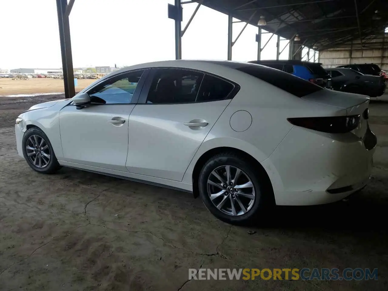2 fotografías del automóvil dañado 3MZBPABL9LM123649 MAZDA 3 2020