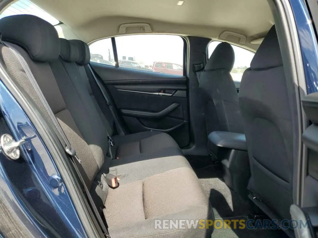 10 fotografías del automóvil dañado 3MZBPABL9LM137373 MAZDA 3 2020
