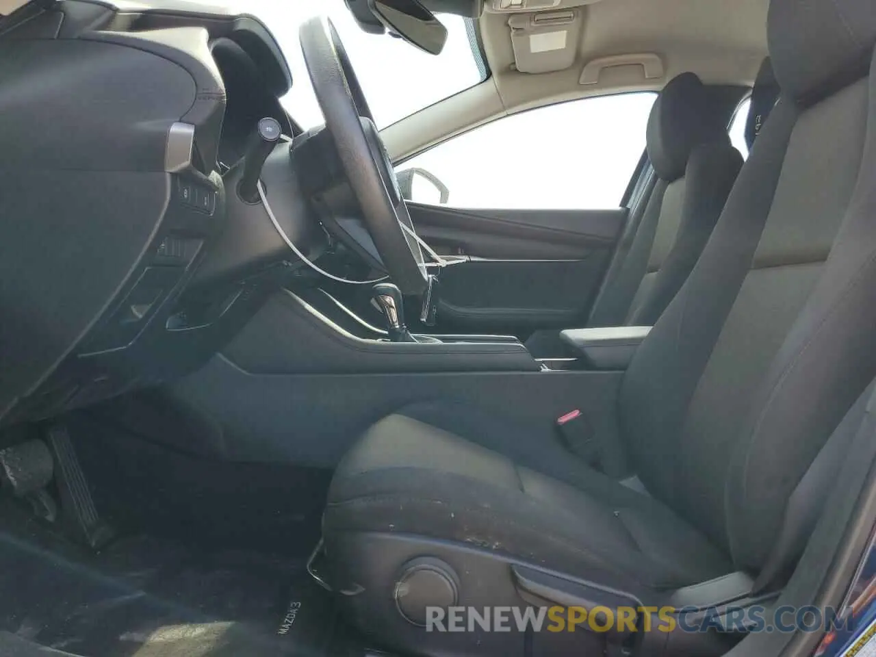 7 fotografías del automóvil dañado 3MZBPABL9LM137373 MAZDA 3 2020