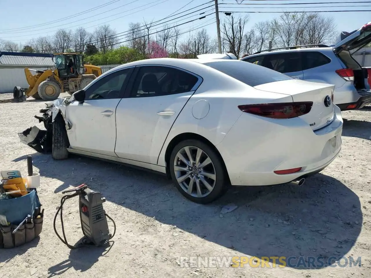 2 fotografías del automóvil dañado 3MZBPACL1LM132652 MAZDA 3 2020