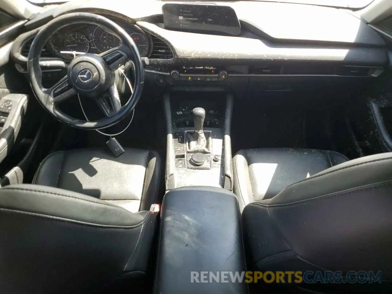 8 fotografías del automóvil dañado 3MZBPACL1LM132652 MAZDA 3 2020