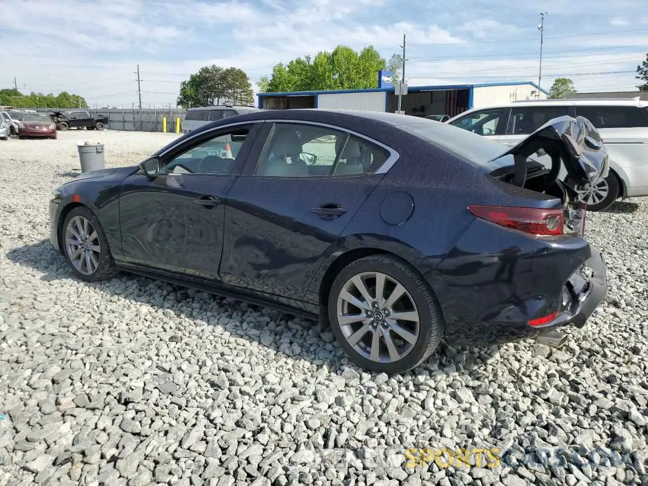 2 fotografías del automóvil dañado 3MZBPACL1LM139410 MAZDA 3 2020
