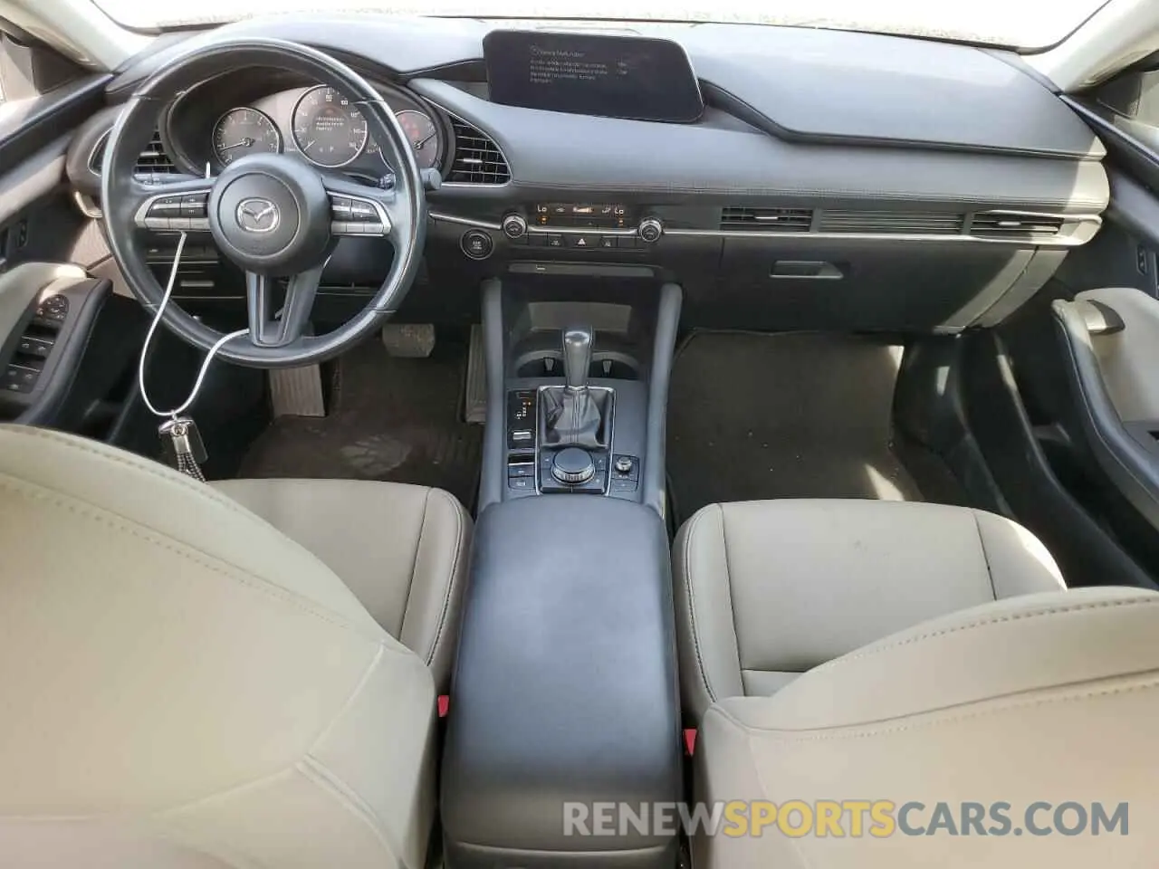 8 fotografías del automóvil dañado 3MZBPACL1LM139410 MAZDA 3 2020