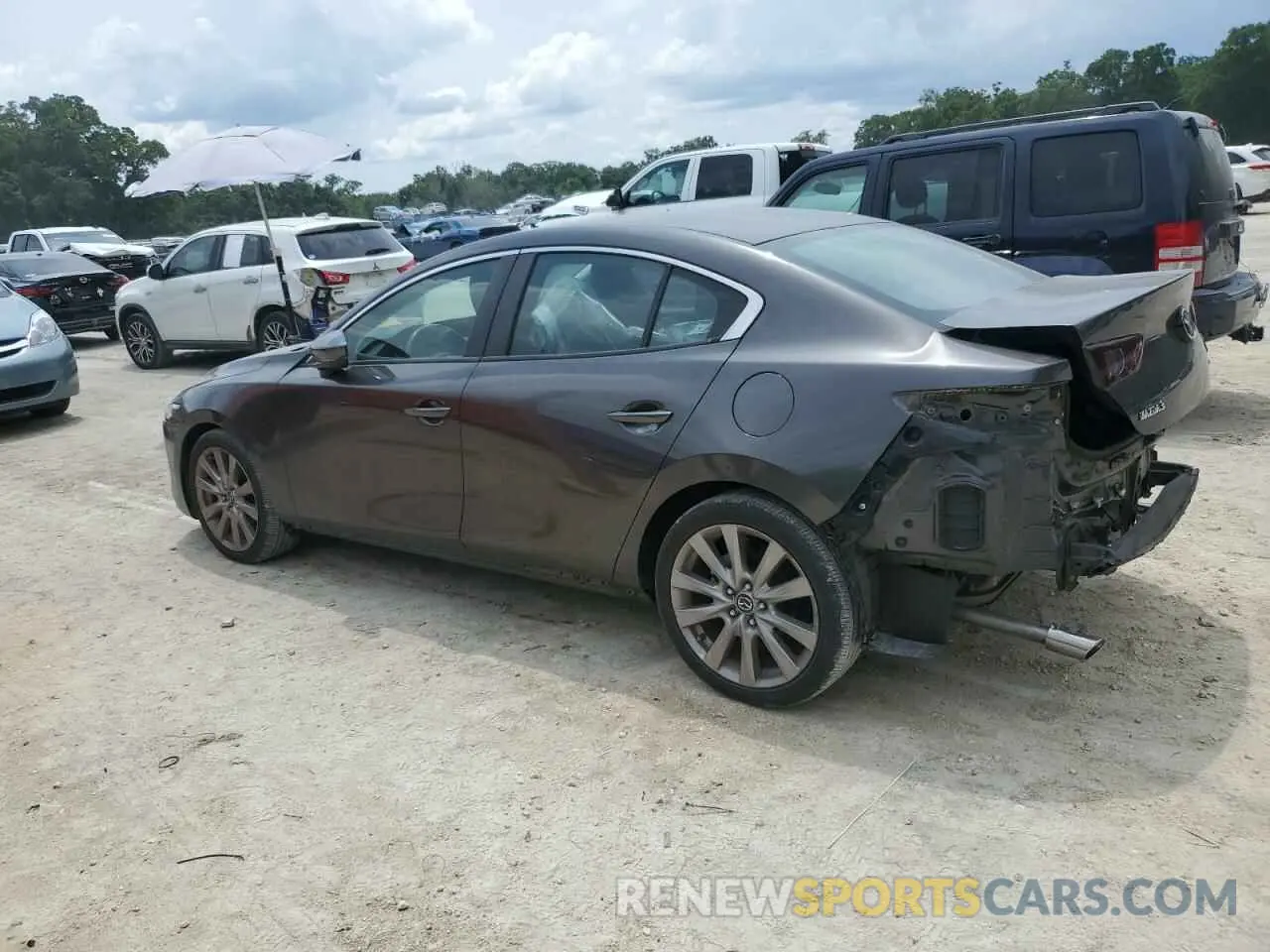 2 fotografías del automóvil dañado 3MZBPACL3LM127114 MAZDA 3 2020