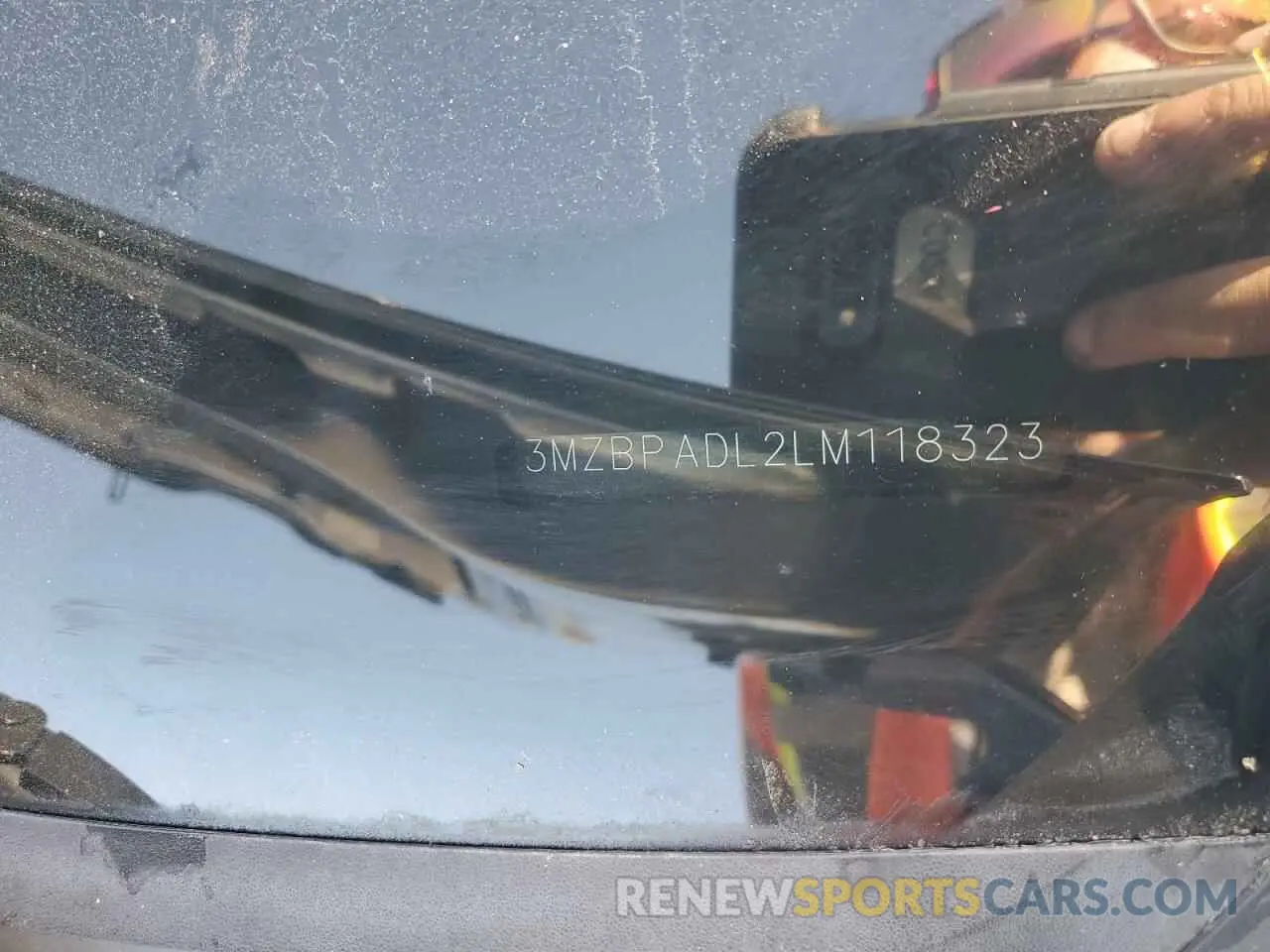12 fotografías del automóvil dañado 3MZBPADL2LM118323 MAZDA 3 2020