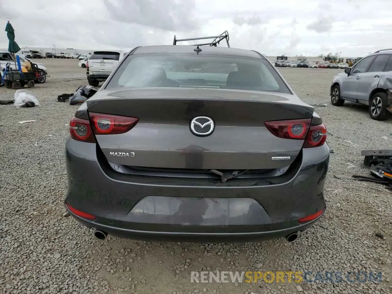 6 fotografías del automóvil dañado 3MZBPAEM1LM127828 MAZDA 3 2020