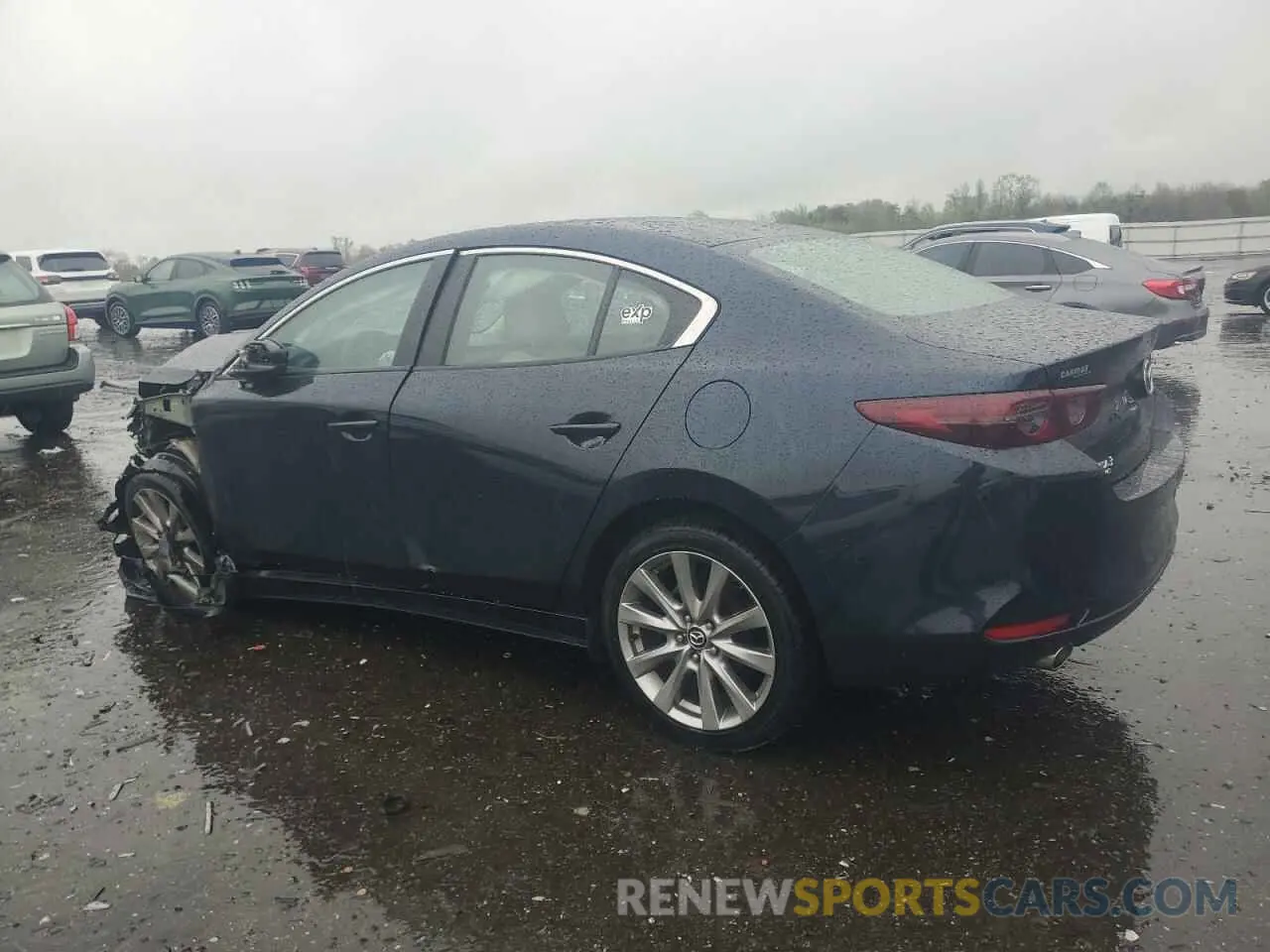 2 fotografías del automóvil dañado 3MZBPBCM3LM126317 MAZDA 3 2020