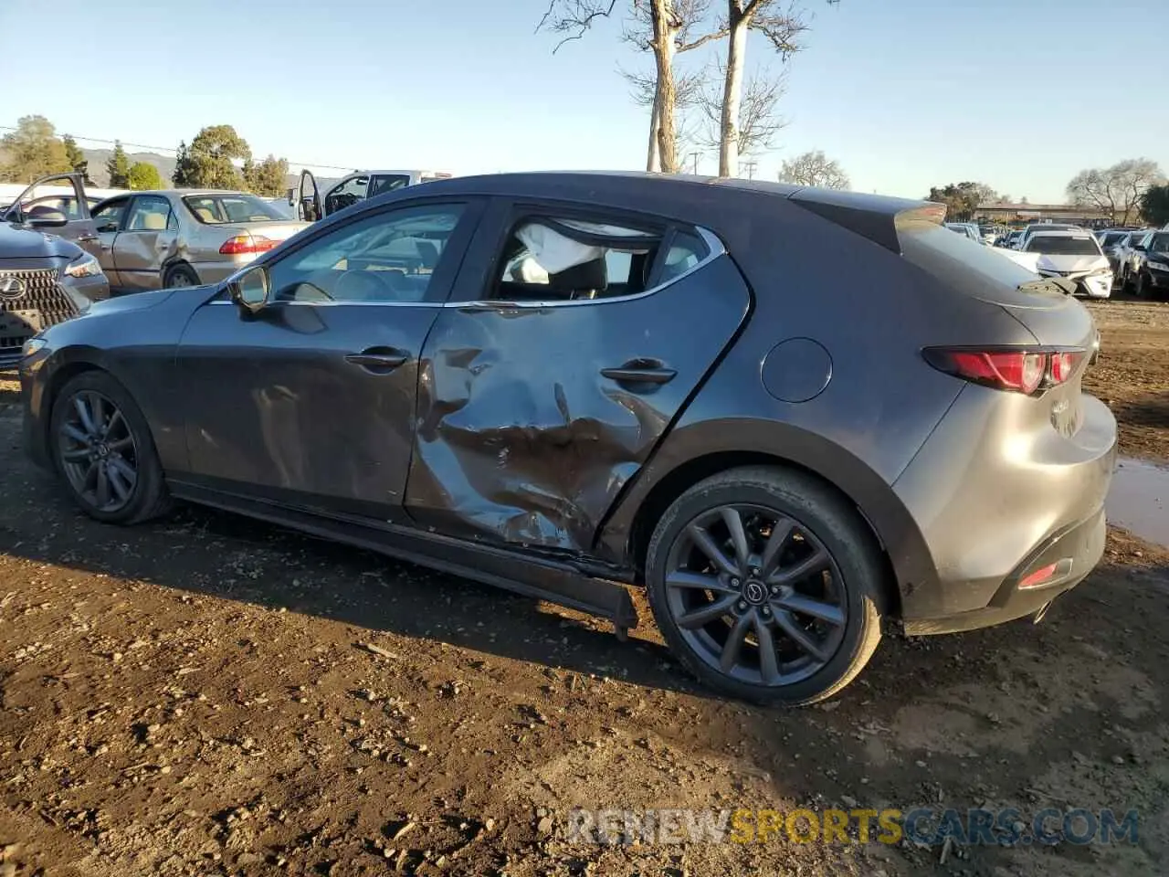 2 fotografías del automóvil dañado JM1BPALM8L1176320 MAZDA 3 2020