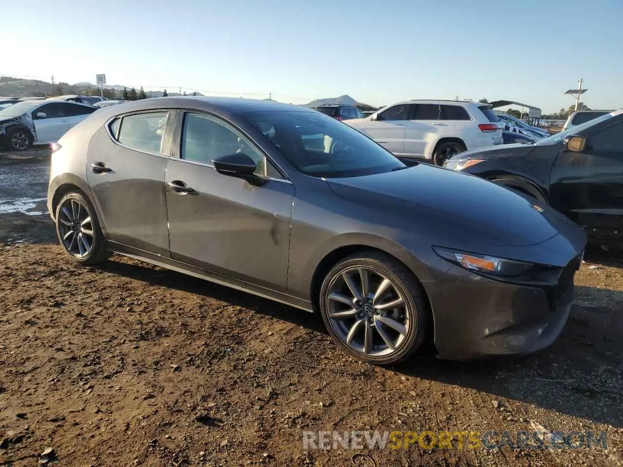 4 fotografías del automóvil dañado JM1BPALM8L1176320 MAZDA 3 2020