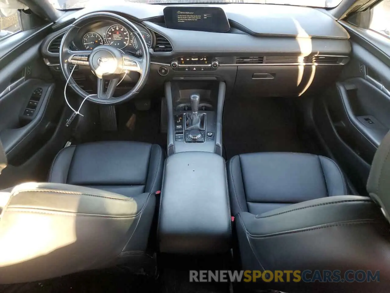 8 fotografías del automóvil dañado JM1BPALM8L1176320 MAZDA 3 2020
