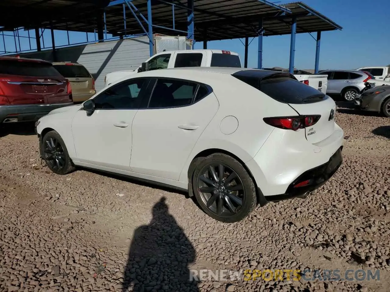 2 fotografías del automóvil dañado JM1BPALMXL1157896 MAZDA 3 2020