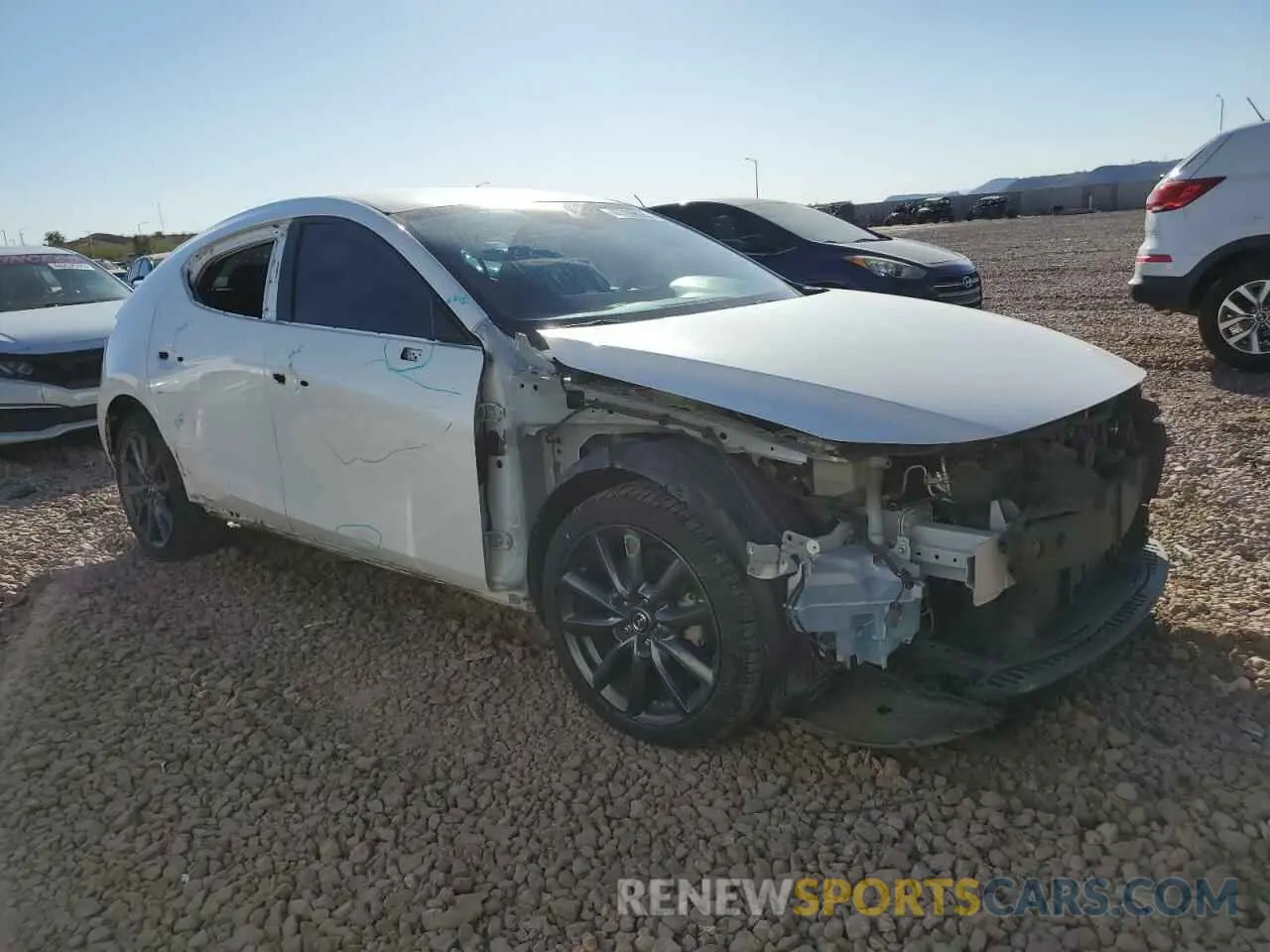 4 fotografías del automóvil dañado JM1BPALMXL1157896 MAZDA 3 2020