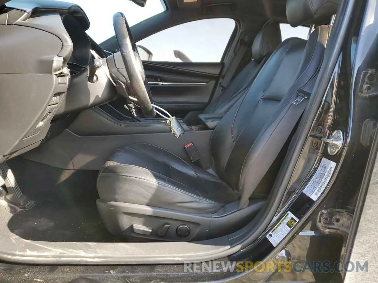 7 fotografías del automóvil dañado JM1BPANM3L1162662 MAZDA 3 2020