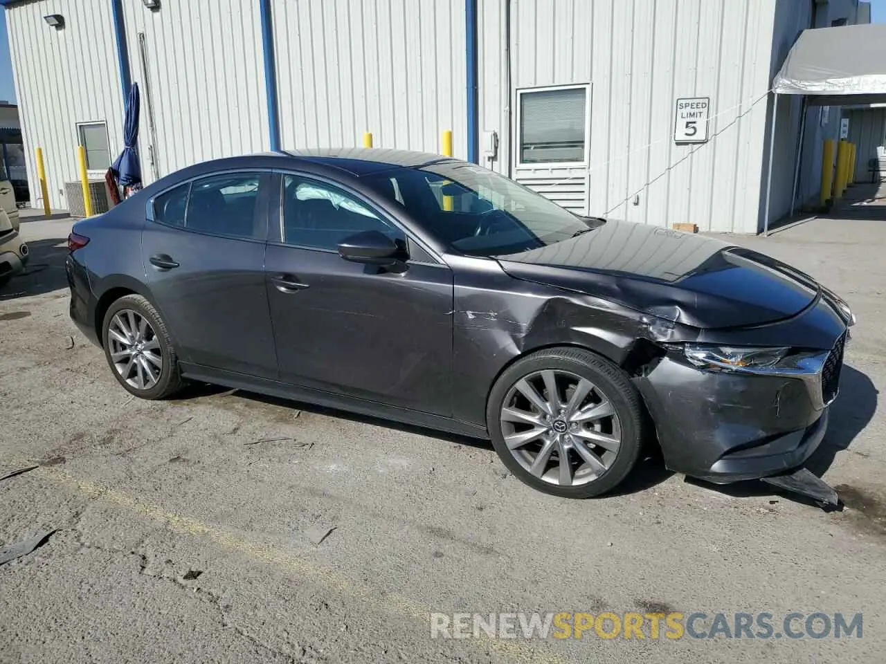 4 fotografías del automóvil dañado 3MZBPABL6MM250571 MAZDA 3 2021