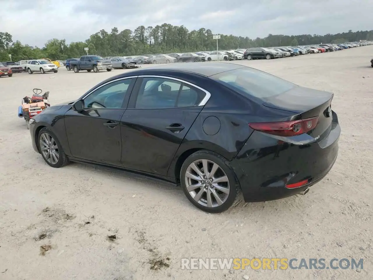 2 fotografías del automóvil dañado 3MZBPABL6MM253616 MAZDA 3 2021