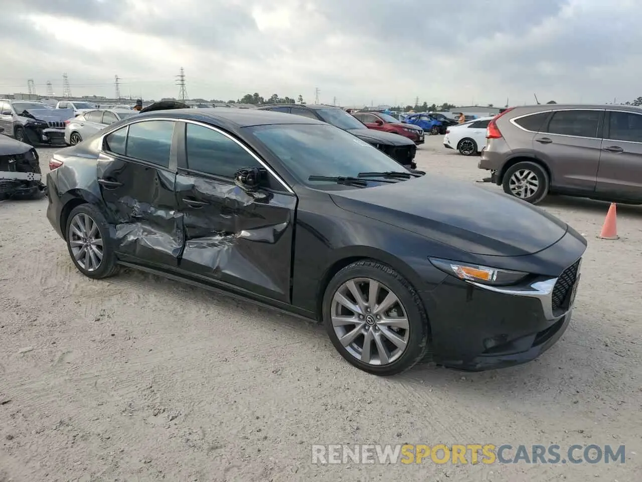 4 fotografías del automóvil dañado 3MZBPABL6MM253616 MAZDA 3 2021
