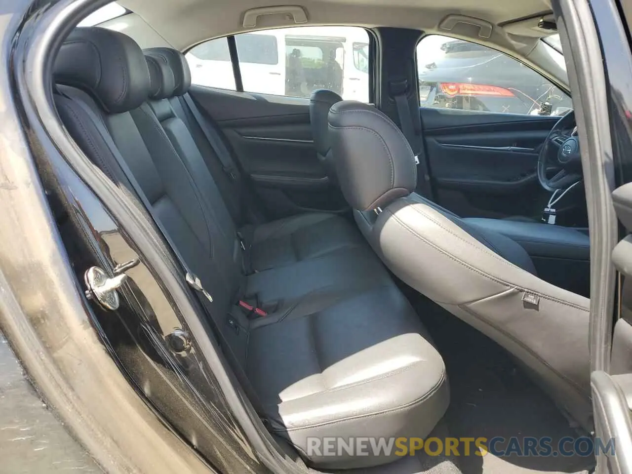 10 fotografías del automóvil dañado 3MZBPABM0MM208227 MAZDA 3 2021