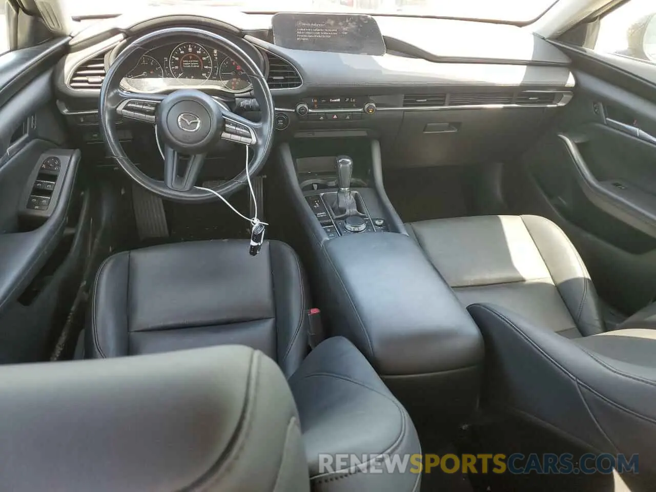 8 fotografías del automóvil dañado 3MZBPABM0MM208227 MAZDA 3 2021