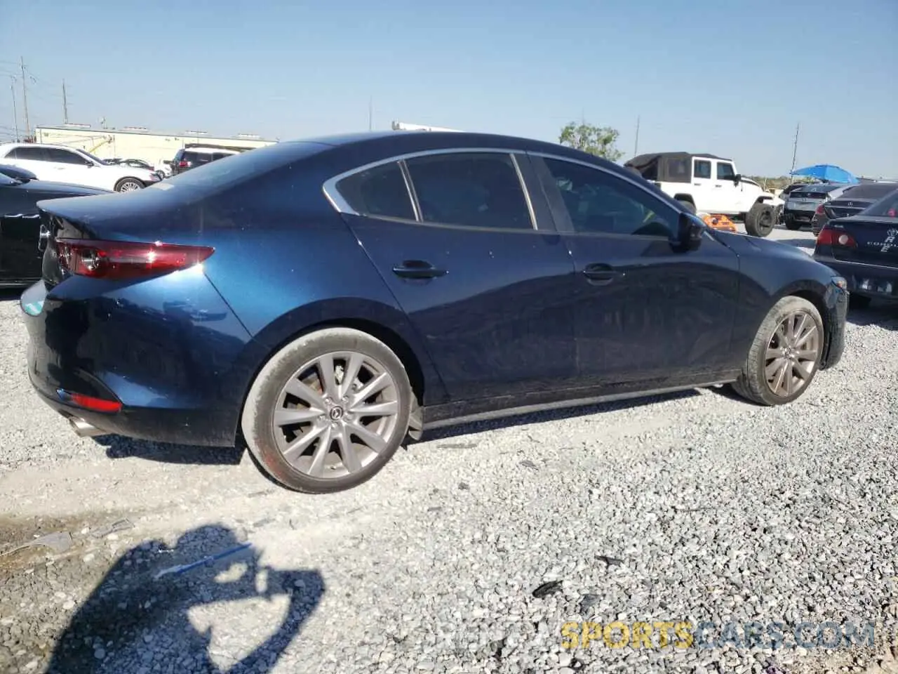3 fotografías del automóvil dañado 3MZBPABM5MM208305 MAZDA 3 2021