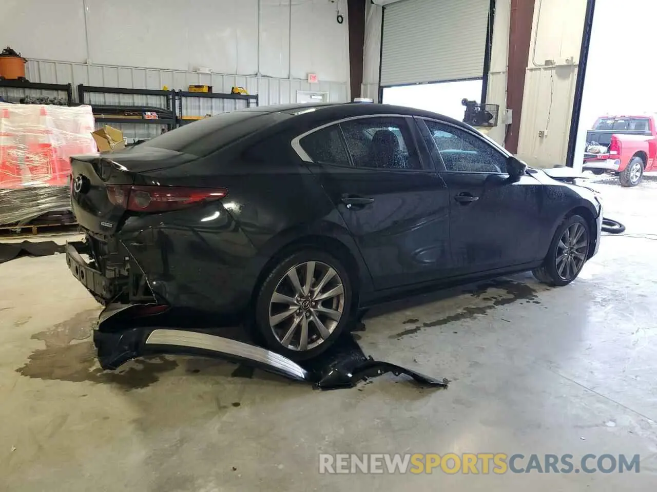 3 fotografías del automóvil dañado 3MZBPABMXMM208025 MAZDA 3 2021