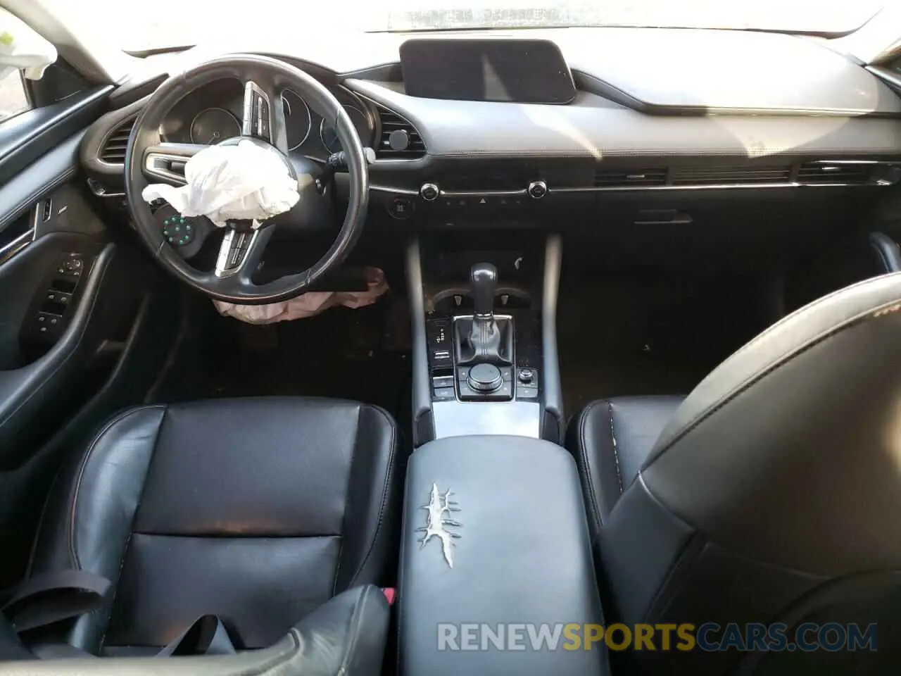 8 fotografías del automóvil dañado 3MZBPADL0MM200357 MAZDA 3 2021
