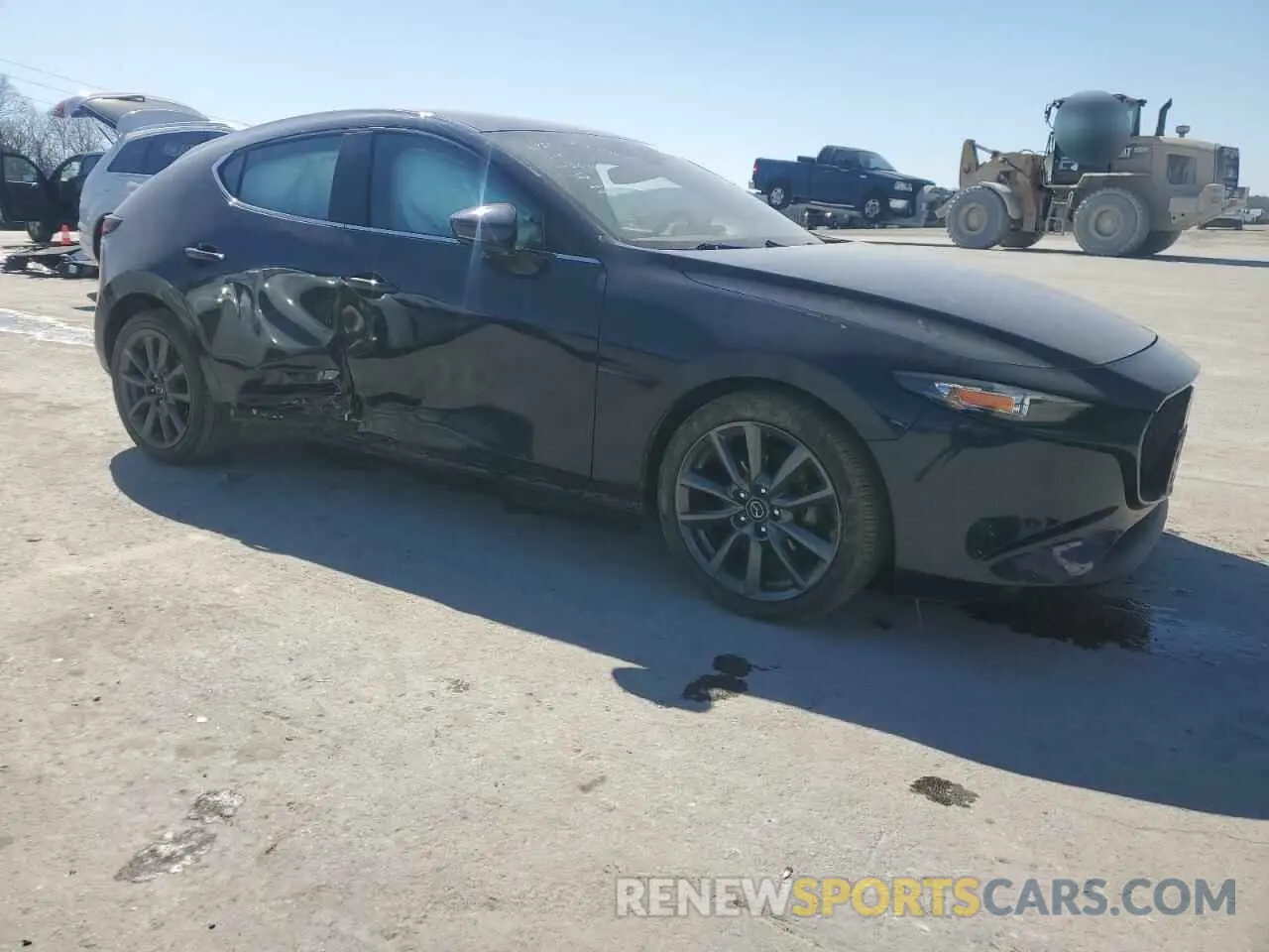 4 fotografías del automóvil dañado JM1BPAKL1M1402644 MAZDA 3 2021