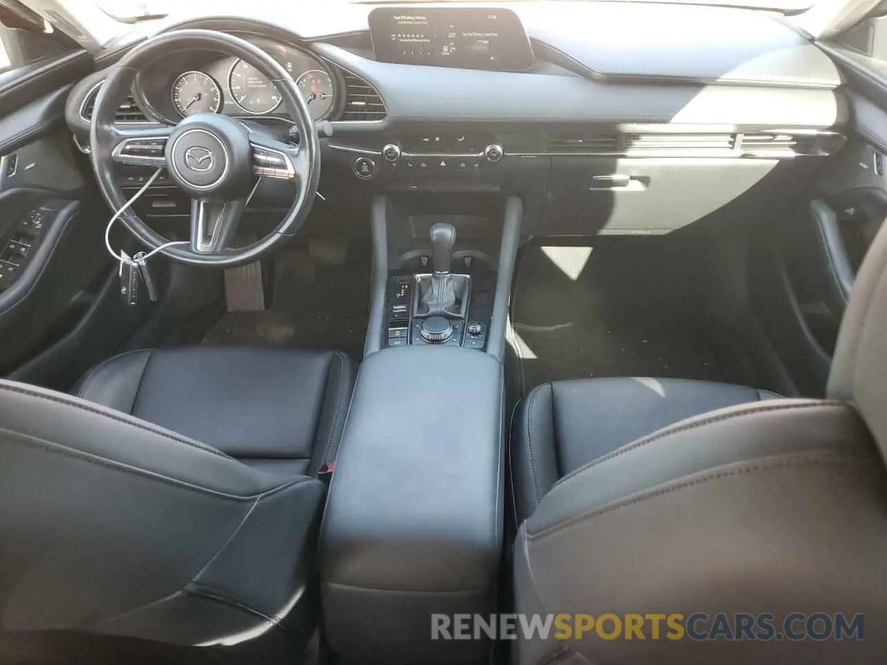 8 fotografías del automóvil dañado JM1BPBAY3M1313001 MAZDA 3 2021