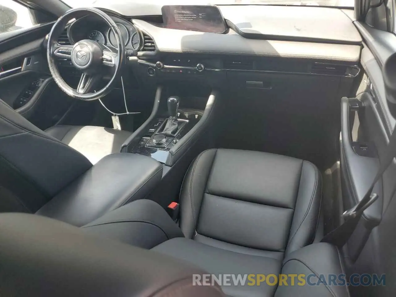 8 fotografías del automóvil dañado JM1BPBJY6M1402352 MAZDA 3 2021