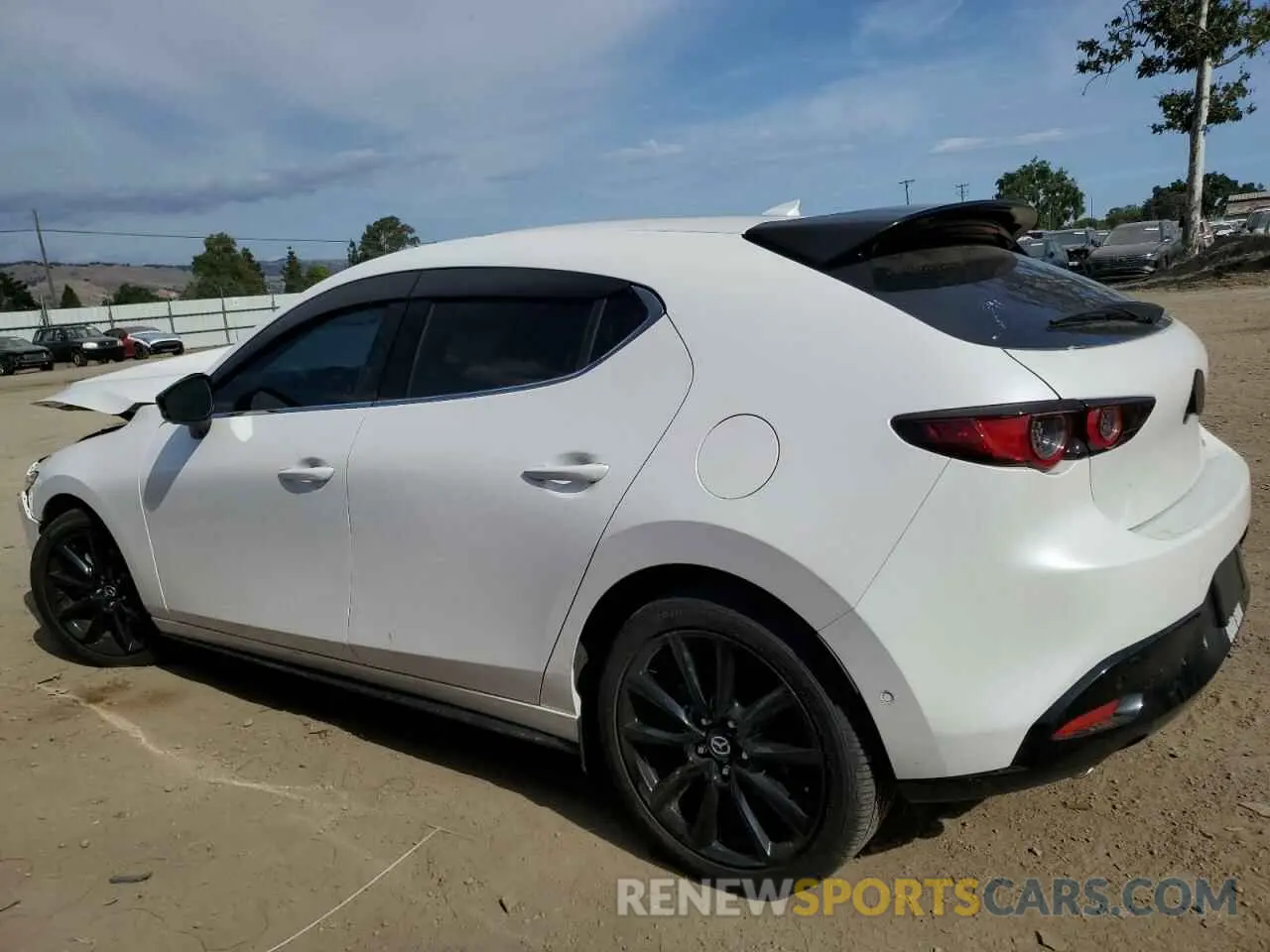 2 fotografías del automóvil dañado JM1BPBNY5M1334328 MAZDA 3 2021