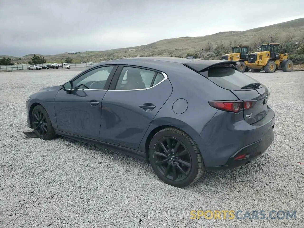 2 fotografías del automóvil dañado JM1BPBNY9M1331934 MAZDA 3 2021