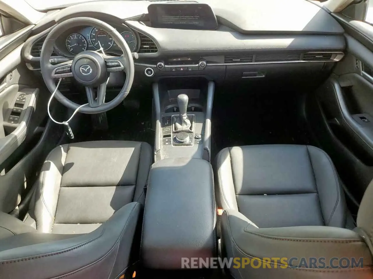 8 fotografías del automóvil dañado 3MZBPABL4NM313703 MAZDA 3 2022