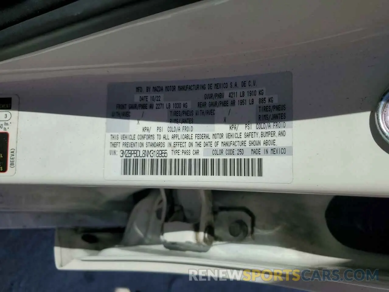 14 fotografías del automóvil dañado 3MZBPBDL8NM318955 MAZDA 3 2022