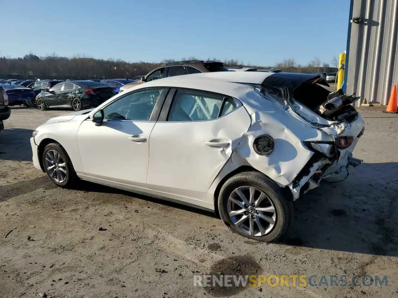2 fotografías del automóvil dañado JM1BPAJL9N1510142 MAZDA 3 2022