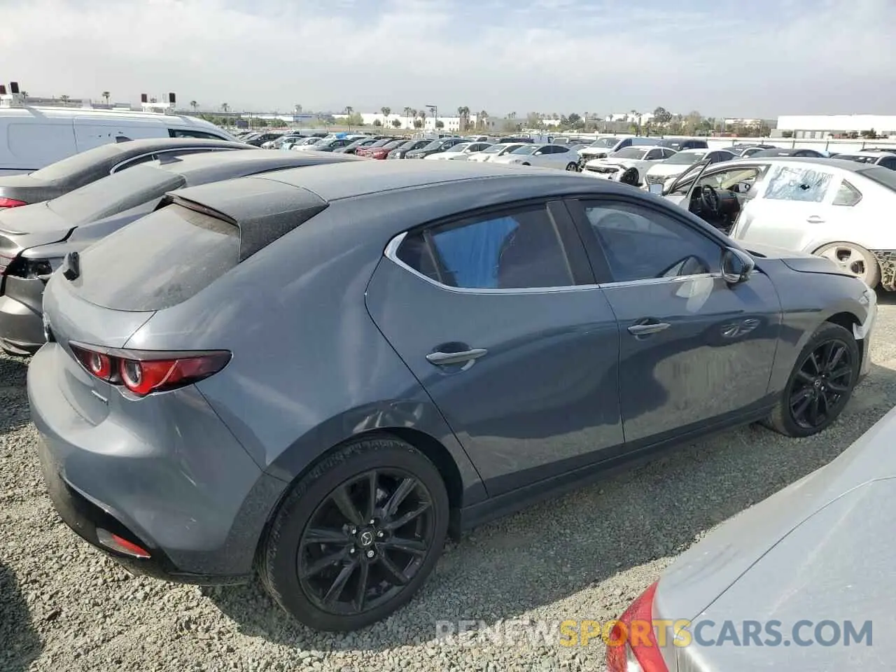 3 fotografías del automóvil dañado JM1BPALL0N1518496 MAZDA 3 2022
