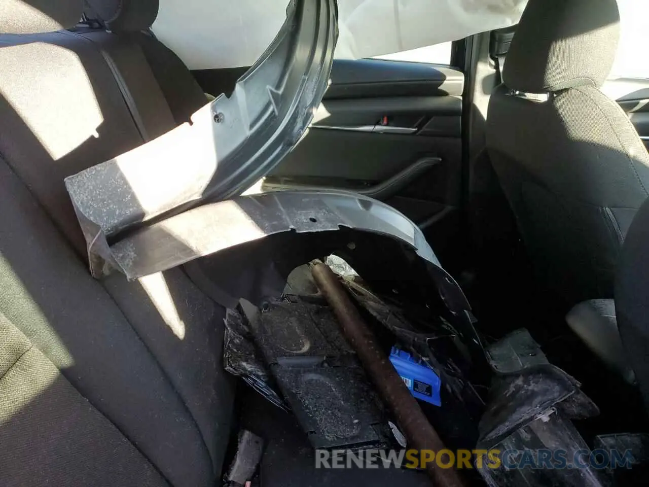 12 fotografías del automóvil dañado 3MZBPAB71PM369670 MAZDA 3 2023