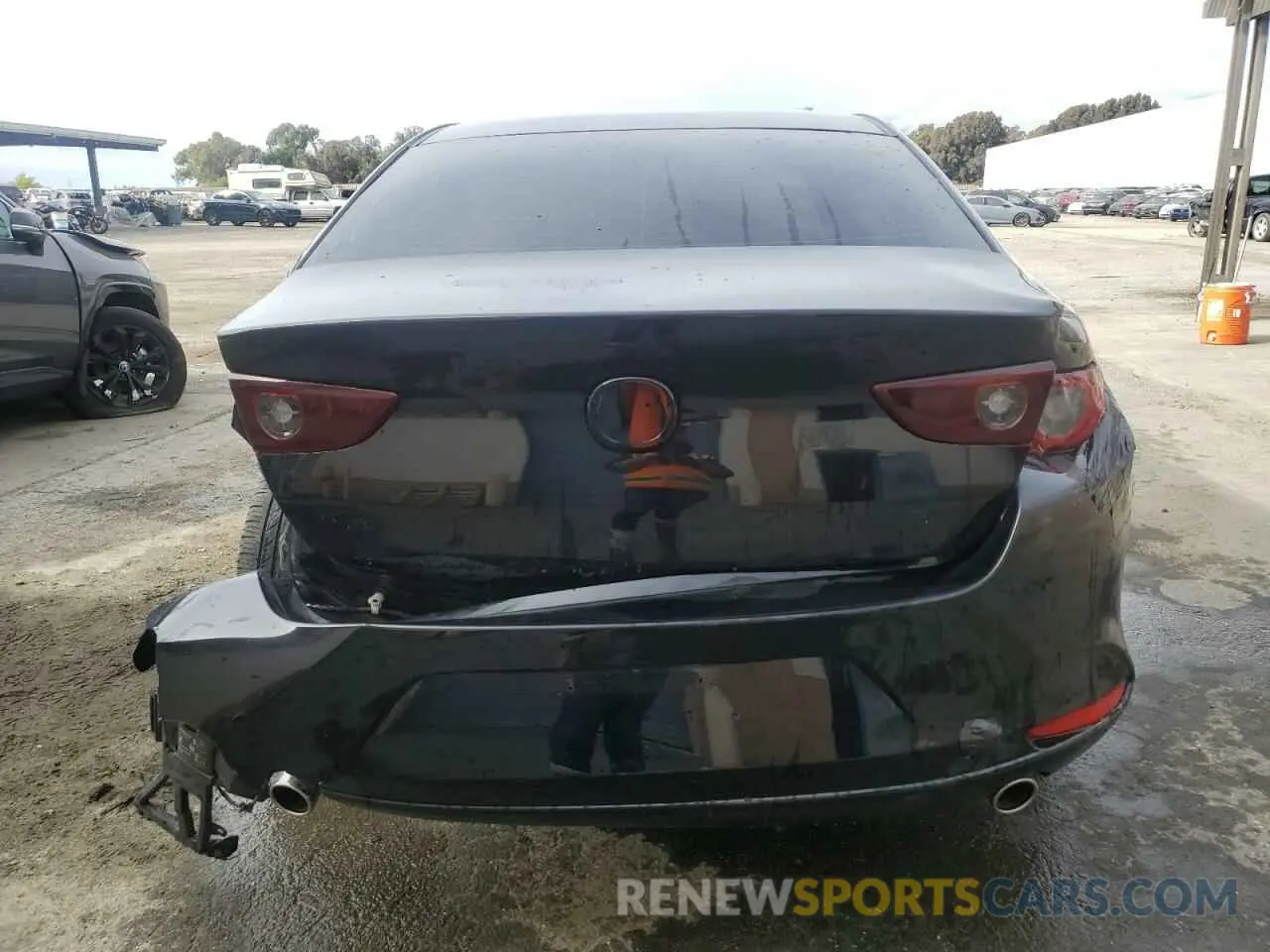 6 fotografías del automóvil dañado 3MZBPABM3PM356635 MAZDA 3 2023