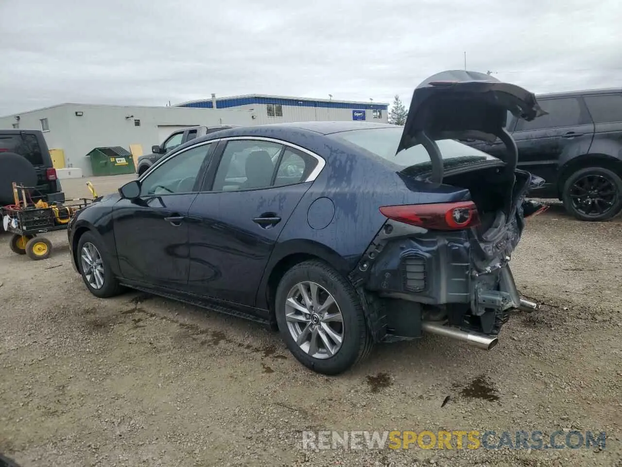 2 fotografías del automóvil dañado 3MZBPAC7XPM365406 MAZDA 3 2023