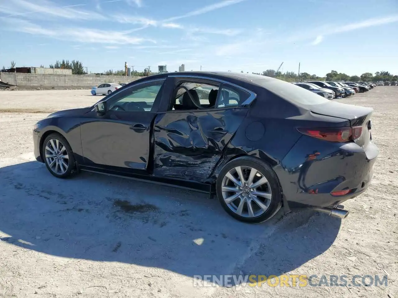 2 fotografías del automóvil dañado 3MZBPACMXPM374998 MAZDA 3 2023