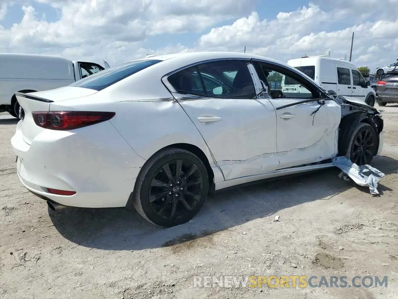 3 fotografías del automóvil dañado 3MZBPBEY2PM377707 MAZDA 3 2023