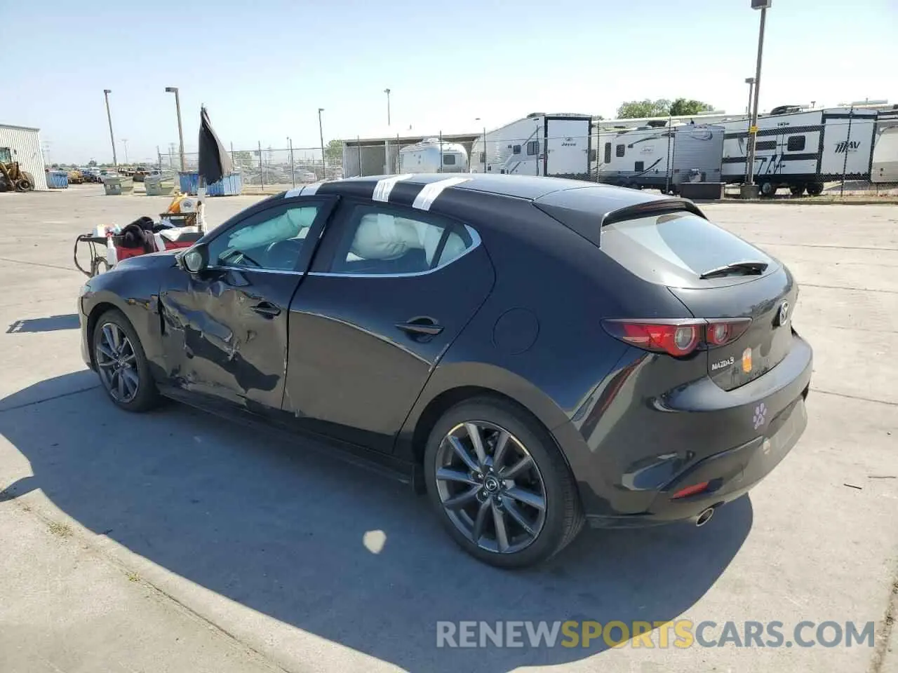 2 fotografías del automóvil dañado JM1BPAKM3P1616113 MAZDA 3 2023
