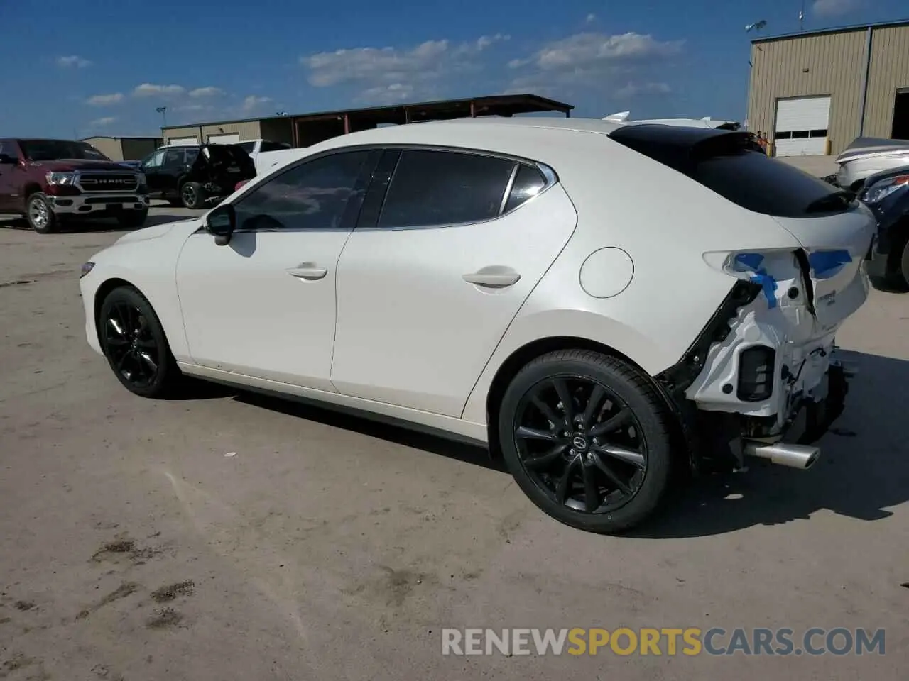 2 fotografías del automóvil dañado JM1BPBMM7P1604968 MAZDA 3 2023